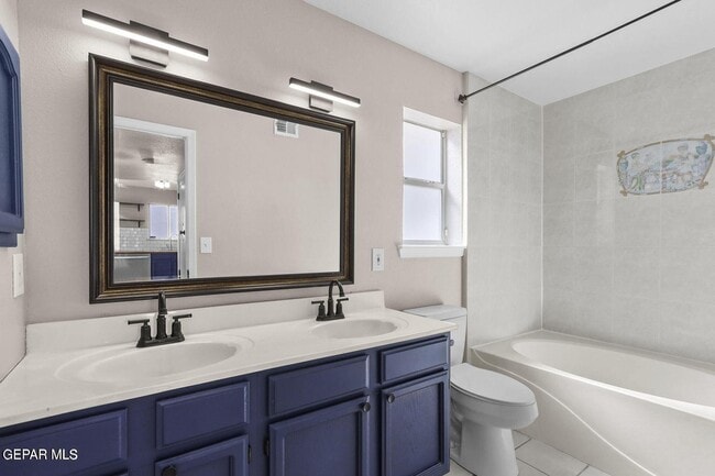 Building Photo - 12425 Red Sun Dr