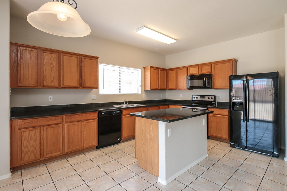 Building Photo - 2413 W Chipman Rd