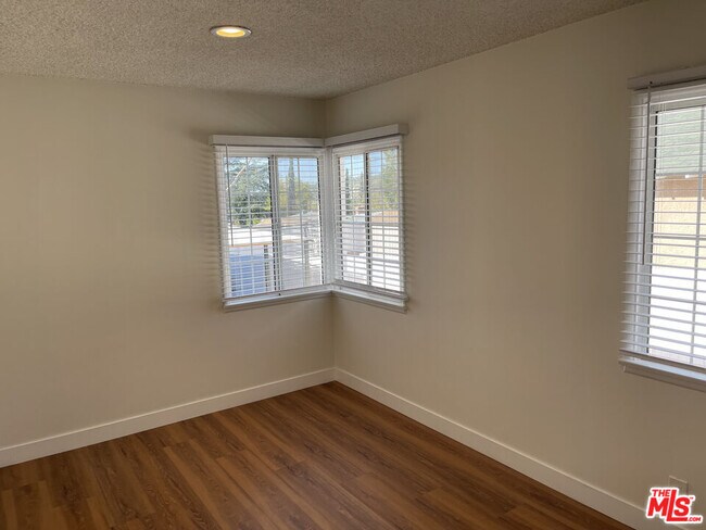 Building Photo - 10631 Tinker Ave