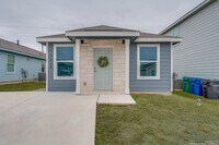 Building Photo - Super cute 3 Bedroom 2 Bath Home Southside...