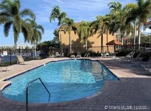 Building Photo - 3 br, 2.5 bath Townhome - 900 SW 111th Ave