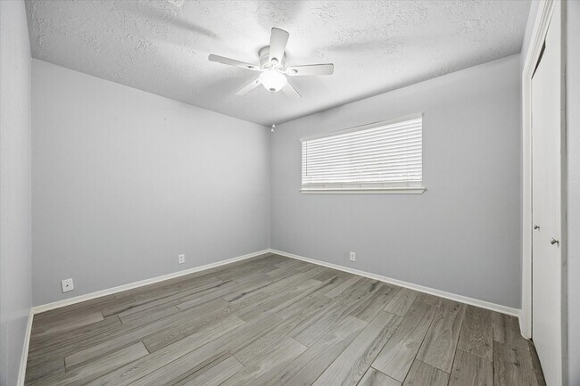 Building Photo - 2110 Gray Falls Dr