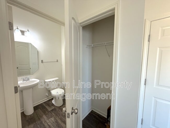 Building Photo - 523 Contentment Dr