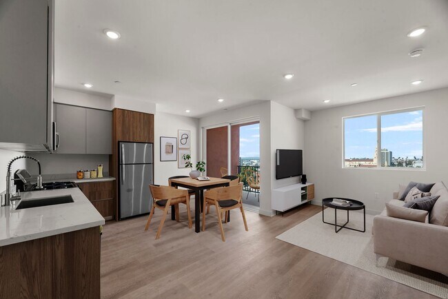 Interior Photo - 719 S Hoover St