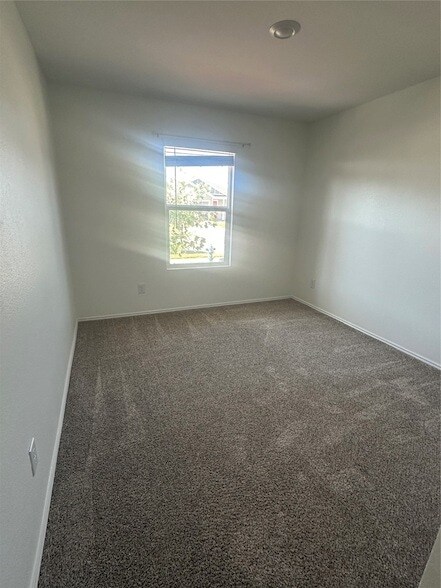 Building Photo - 202 Lemongrass Dr