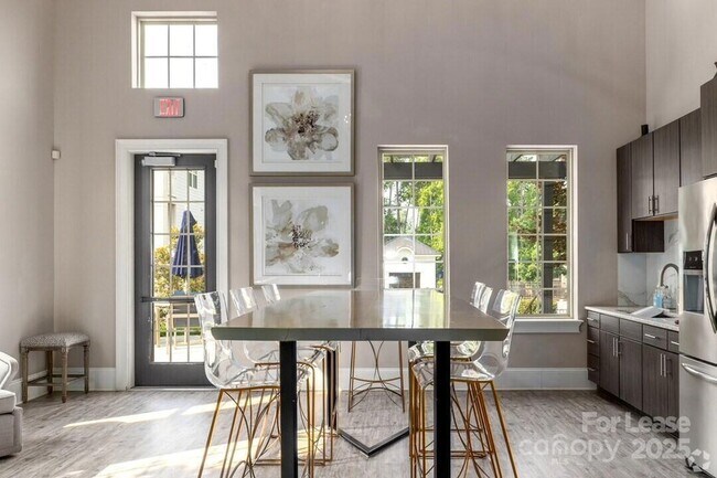 Building Photo - 1021 Glenn Valley Ln