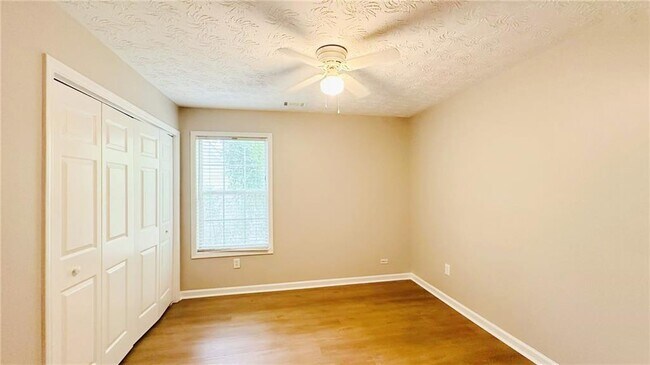Building Photo - 2321 Clipper Ln