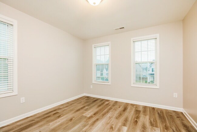 Building Photo - 7435 Birchshire Dr