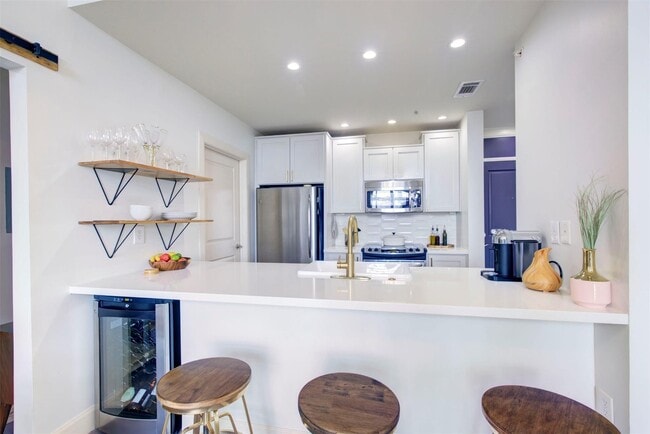 Building Photo - 1010 Rosine St