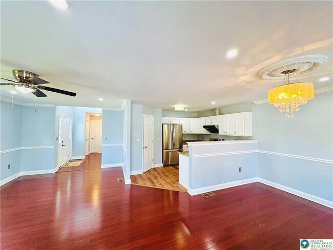 Building Photo - 6945 Hunt Dr