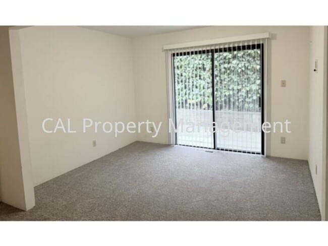 Building Photo - Beautiful 3-Bedroom Pebble Beach Home!