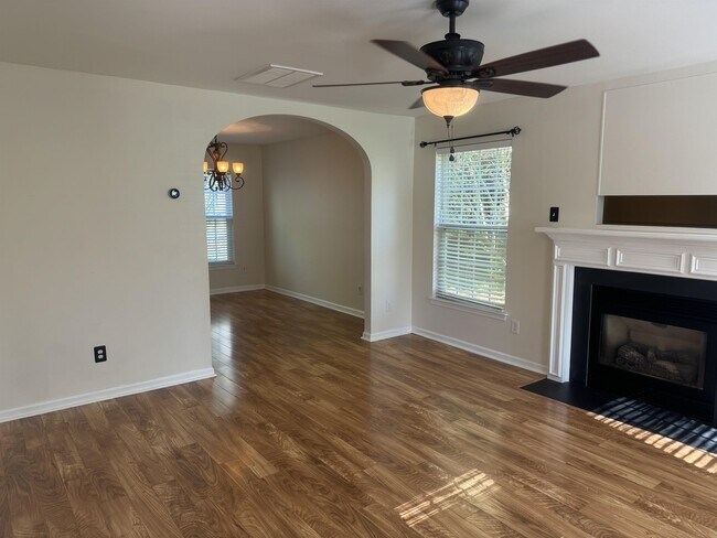 Building Photo - 1410 Juniper Hills Ln