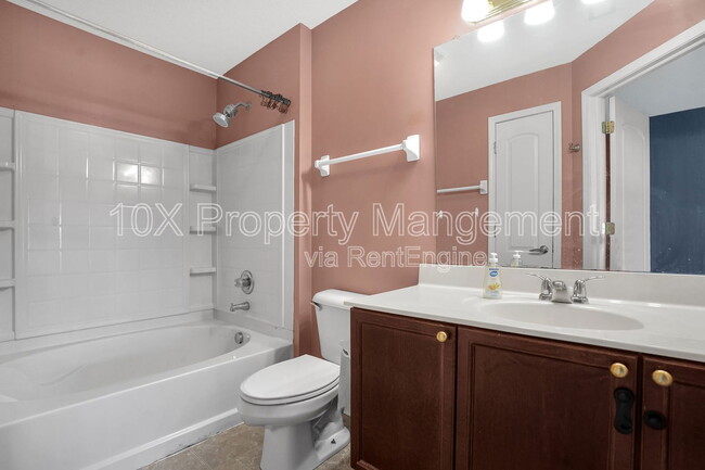 Building Photo - 705 Hidden Springs Dr