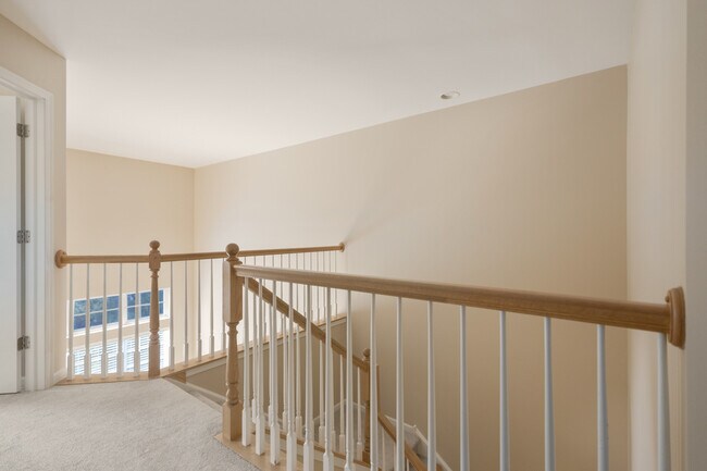 Building Photo - 419 Vaughn Cir