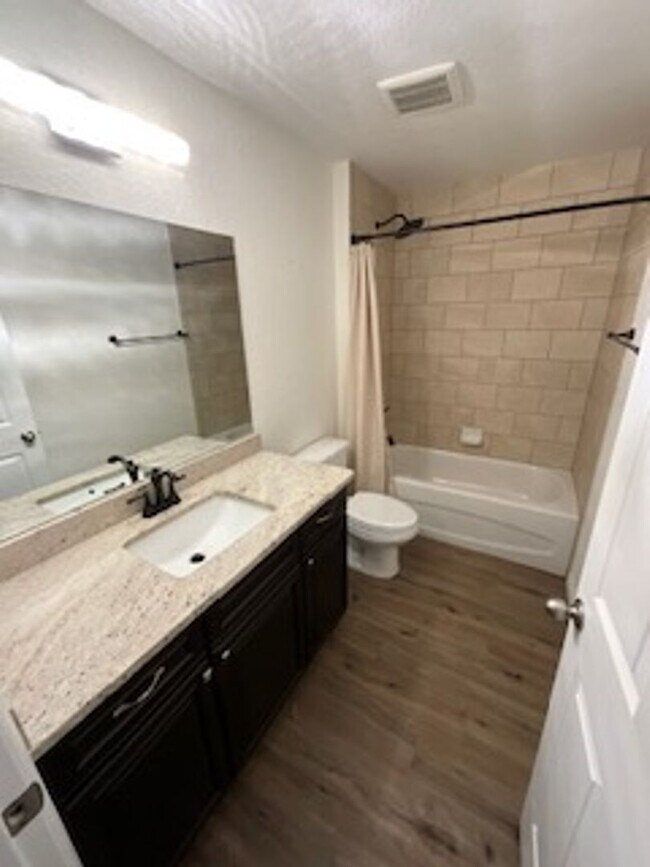 Building Photo - Oak Hill Plantation 3/2 NE Ocala Home
