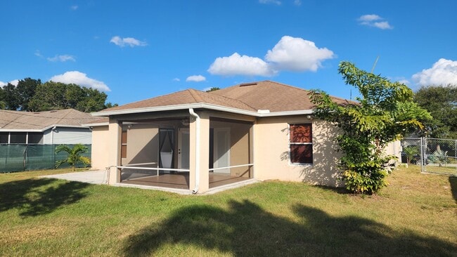 Building Photo - 4672 SW Carib St