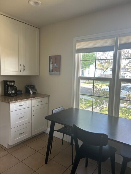 dining area - 2549 E 3020 S