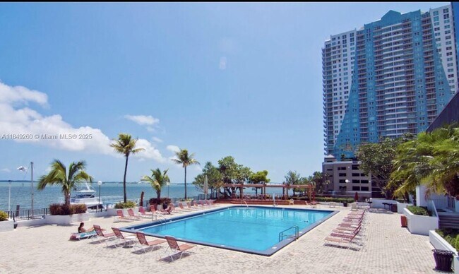 Building Photo - 801 Brickell Bay Dr