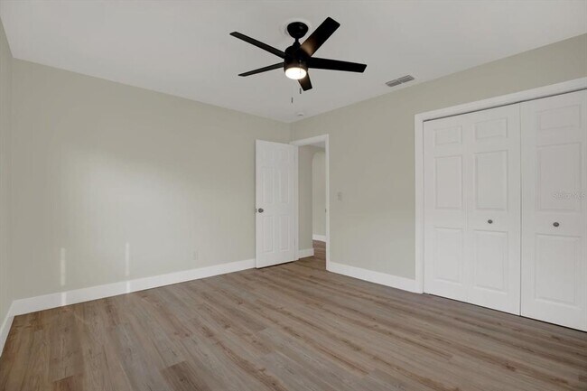 Building Photo - 1352 Parkwood St