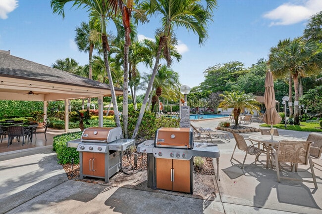 Building Photo - 3499 Oaks Way