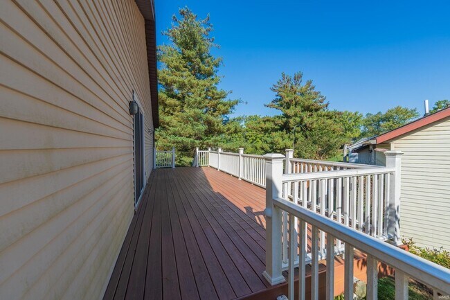 Building Photo - 657 E Heather Dr