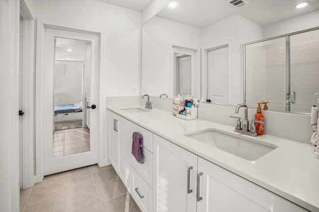 Building Photo - 2152 Senita Dr