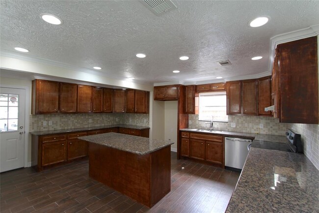 Building Photo - 4311 Aspenglen Dr