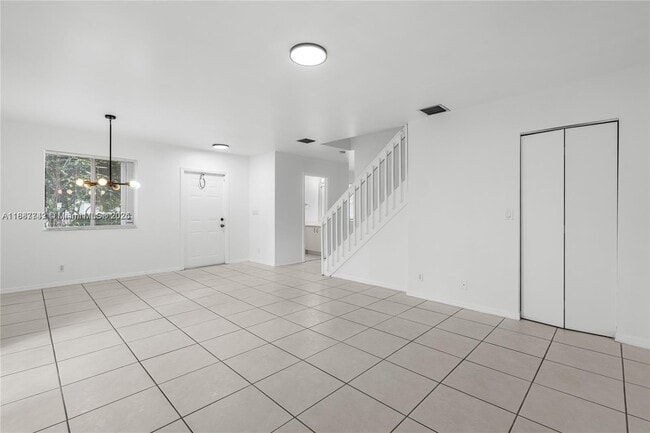 Building Photo - 1162 SW 44th Ave