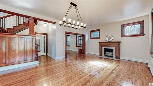 Building Photo - AVAILABLE NOW!  Beautiful Historic Home Fo...