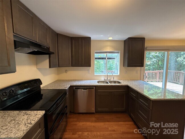 Building Photo - 6616 Wannamaker Ln