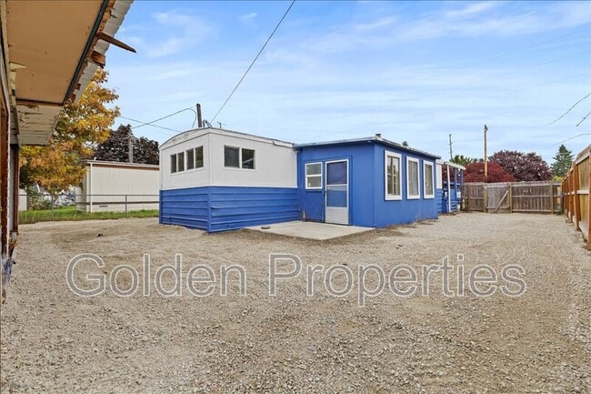Building Photo - 2915 N Howard St