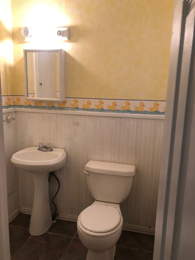 Building Photo - Cute 3Bedroom!!