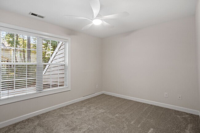 Building Photo - 3301 Philmont Dr