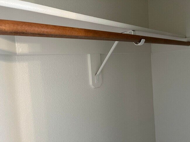 Building Photo - 686 Millbrook St