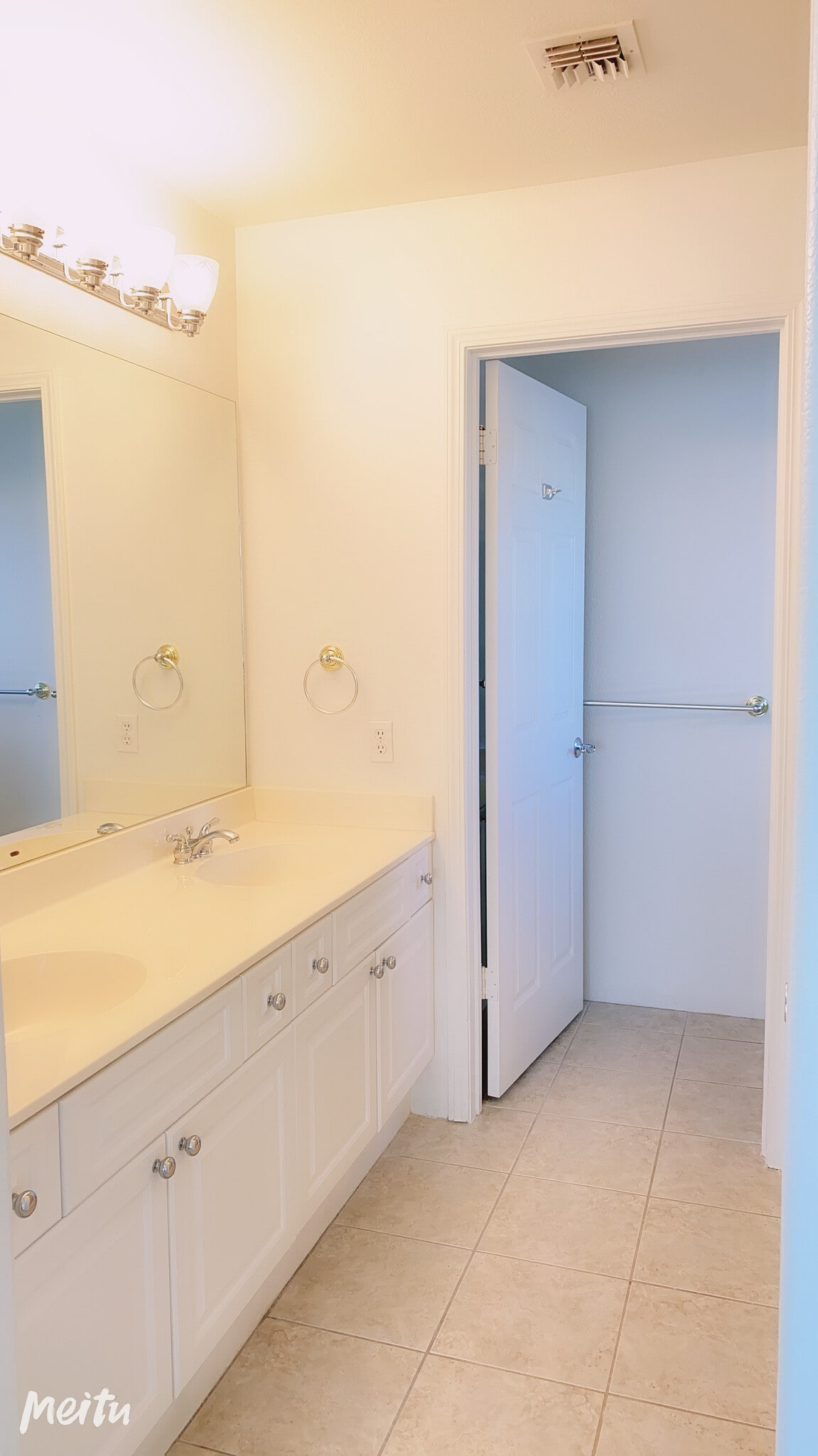 Building Photo - 327 Ainahou St