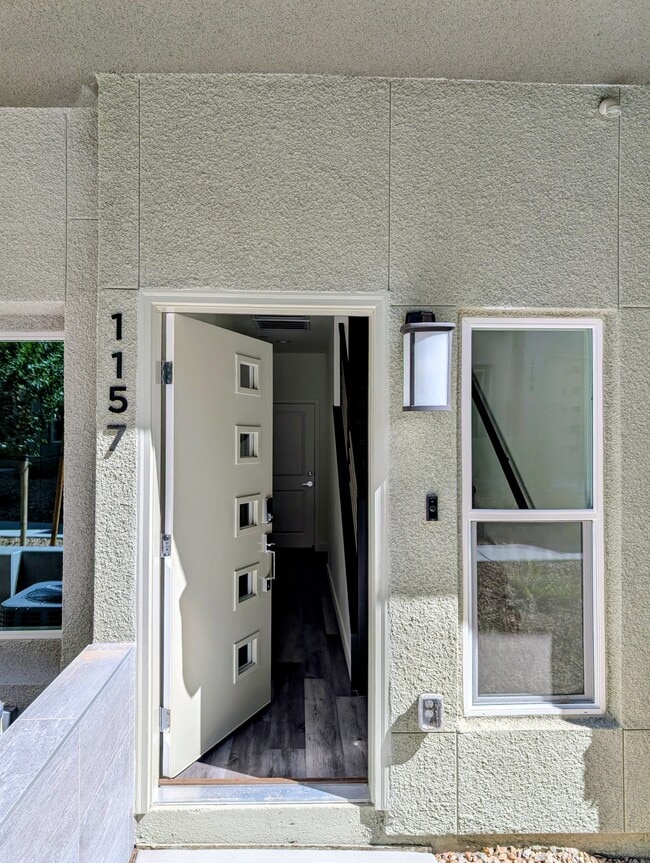 Building Photo - 1157 Blossom Point St