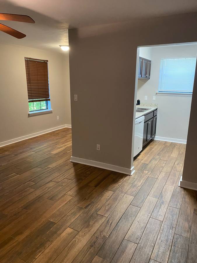 Building Photo - 1881 Nekoma Ct