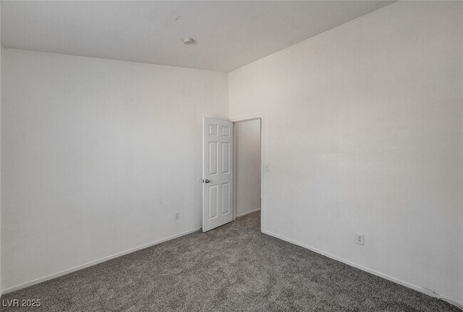 Building Photo - 8213 Mt Brodie Cir