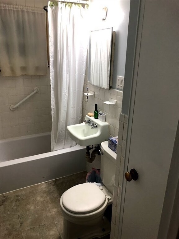 Building Photo - 15 Saran Ave