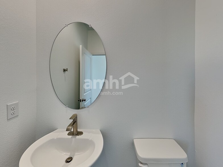 Building Photo - 100 Island Plumeria Ln