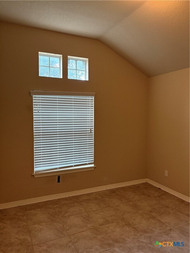 Building Photo - 374 Posey Pass