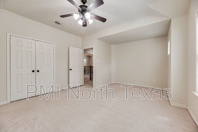 Building Photo - 3394 Overhill Dr