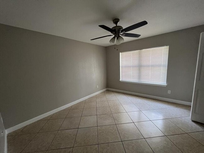 Building Photo - 11644 Sarita Ct