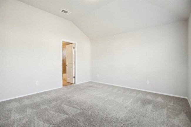 Building Photo - 124 Trailside Ln