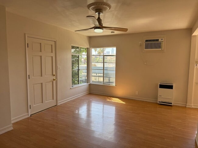 Building Photo - 1313 Douglas St