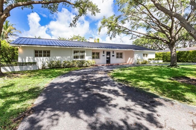 Building Photo - 13050 SW 71st Ave