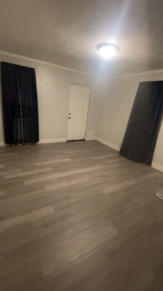 Building Photo - 3014 Nursery Ave