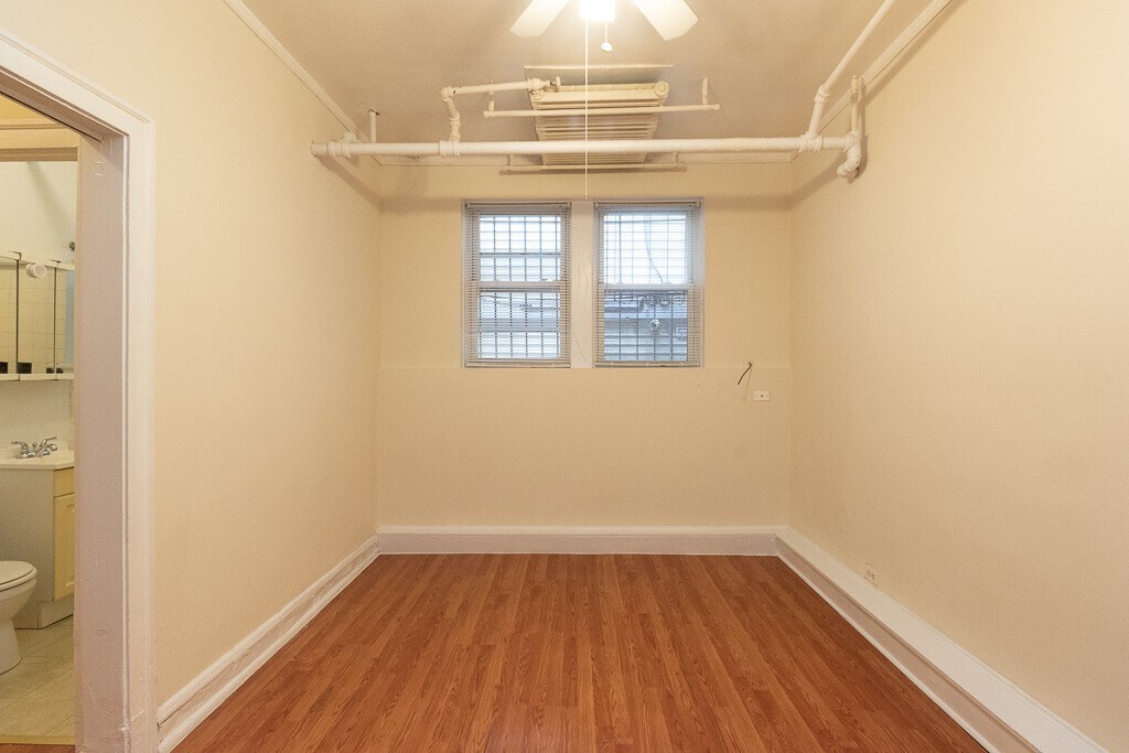Building Photo - 2825 N Burling St