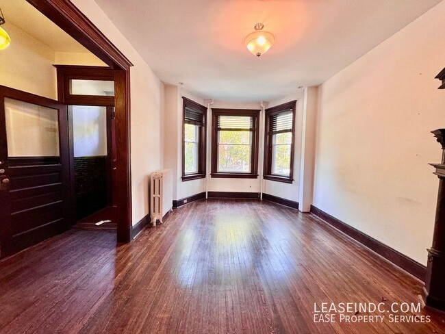 Building Photo - 128 Adams St NW