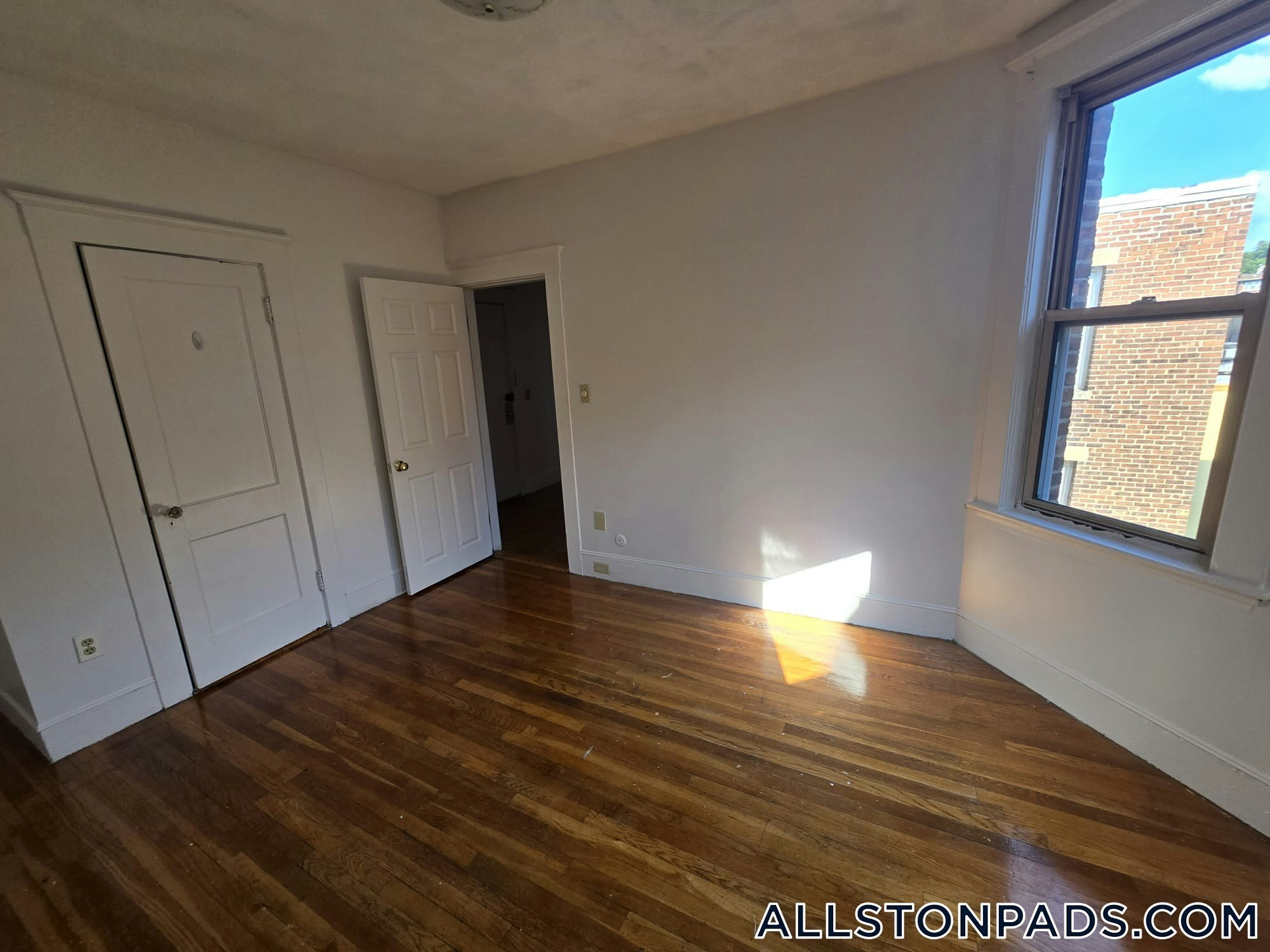 Building Photo - 11 Scottfield Rd